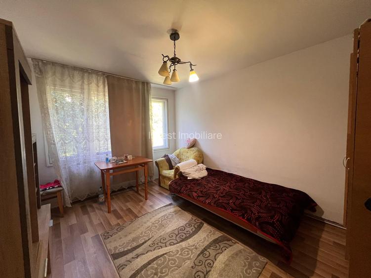 Apartament 4 camere-etaj 1-95 mp-Podu Ros-sens giratoriu - 9