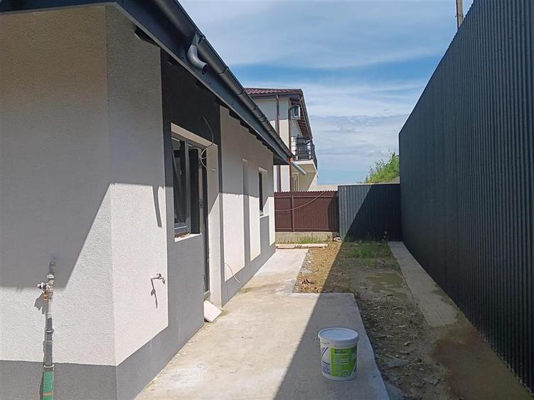 Visan Barnova str asfaltata CASA parter 100mp TEREN 400mp toate utilitatile