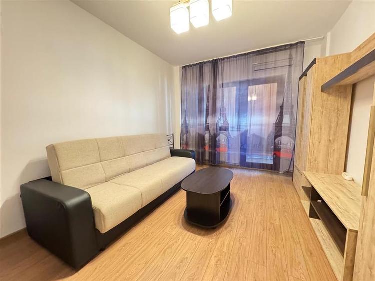 Apartament decomandat 2 camere cu balcon zona Mihai Viteazul