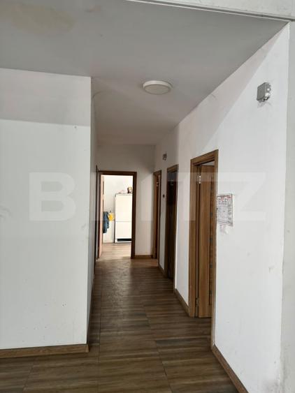 Service auto complet echipat de închiriat, 400 mp, Parcare generoasă