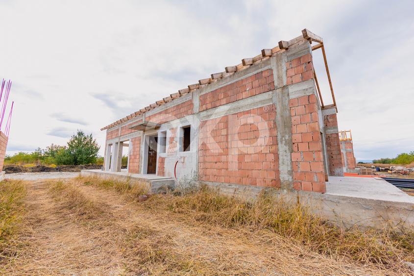 Casă în stil chalet, la baza Dealului Lempeș 175 mp utili/teren 525 mp