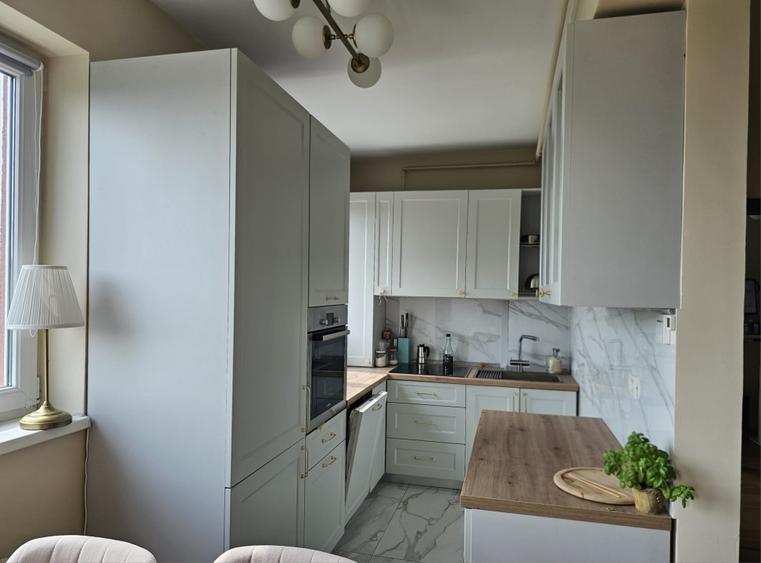 Apartament cu 3 camere zona Soarelui