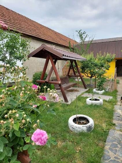 Vand/schimb casa 3 camere renovata recent