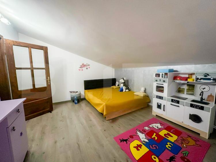 Casa individuala de vanzare, 216 mp, zona Cetate