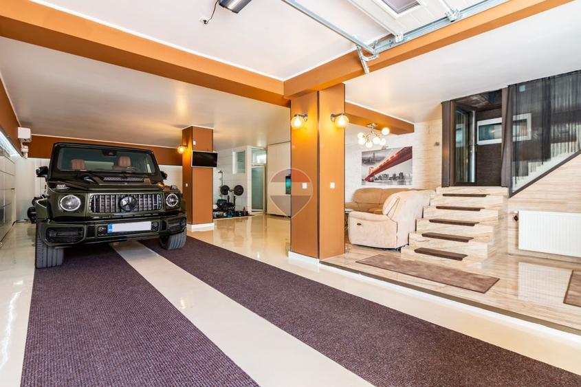 Vanzare Vilă 7 camere cu Piscină, Garaj Subteran, zona Balotesti