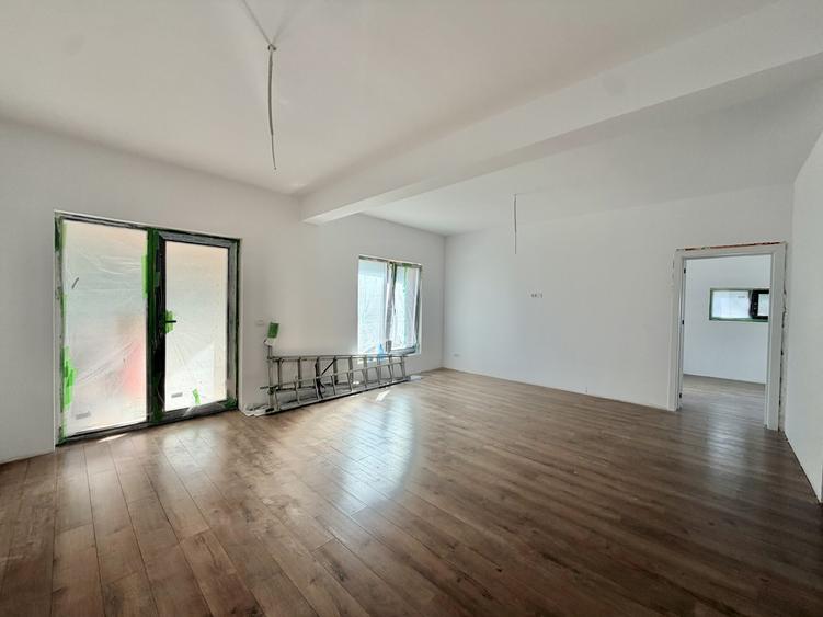 Duplex 4 camere+ spatiu comercial, 120 utili, 260 teren in Giroc