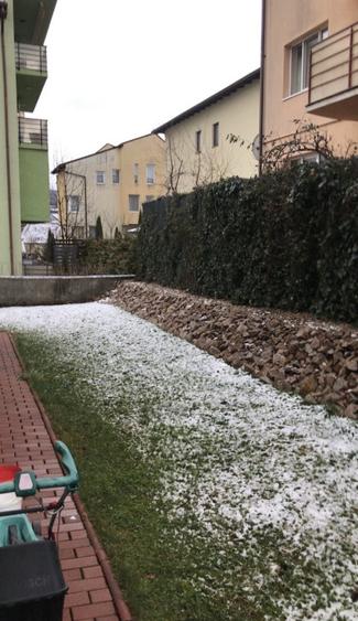 Apartament de 3 camere, 75 mp, gradina de 120mp, parcare, zona Campului