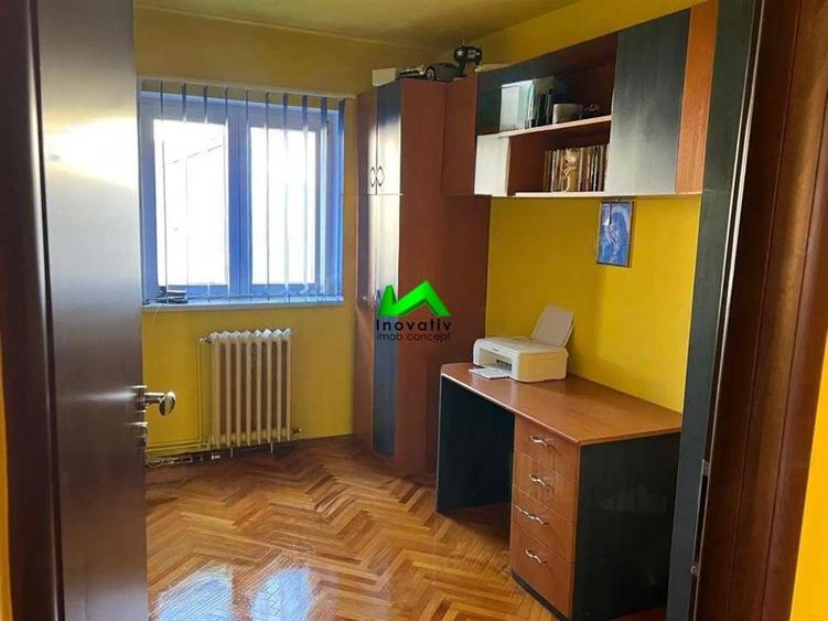 Apartament de vanzare 3 camere Vasile Aaron