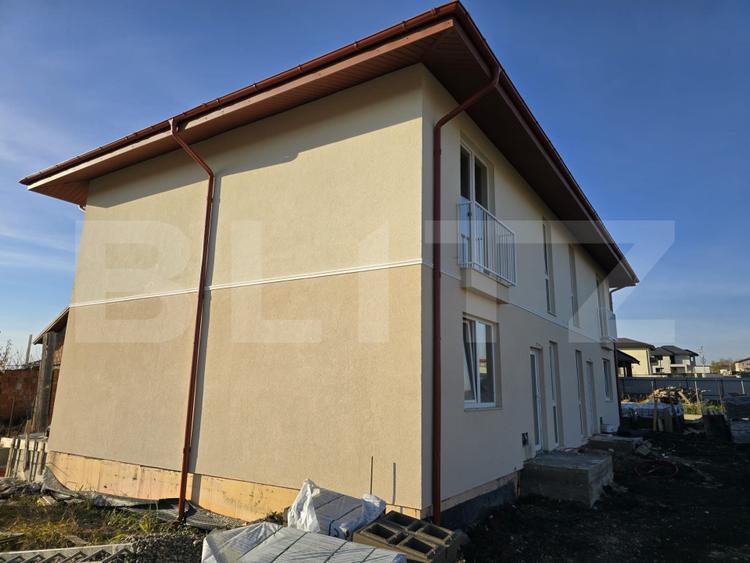 Casa 4 camere, 110mp, Valea Lupului la strada asfaltata