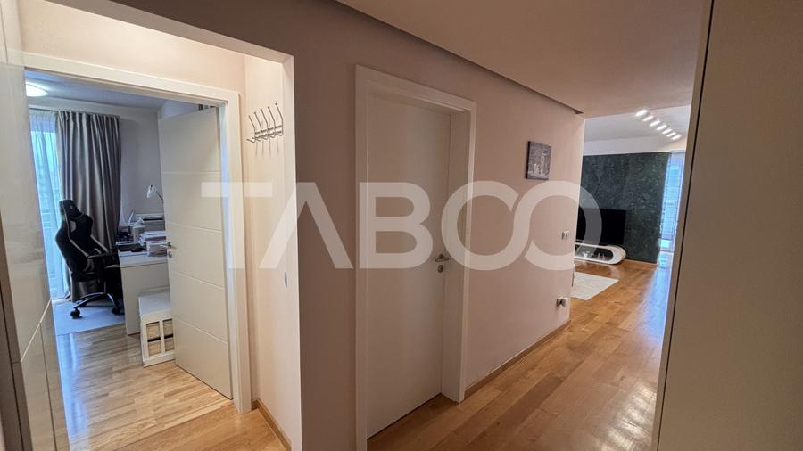Penthouse 3 camere si doua locuri parcare de vanzare in City Residence