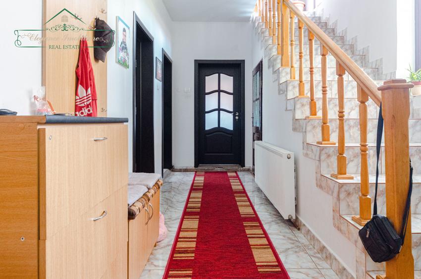 Casa cu 4 camere, centrala proprie si panouri fotovoltaice, zona Bujac, Arad