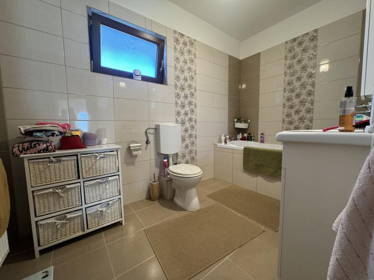 Duplex 4 camera, 120mp utili, 330mp teren-Mosnita Noua