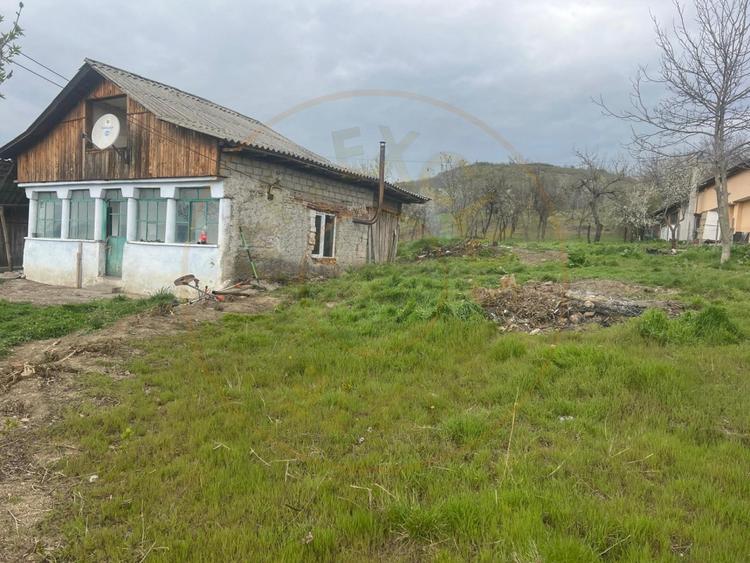 Teren intravilan 2.200 mp cu constructie existenta –Calinesti- Vranesti-Arges!