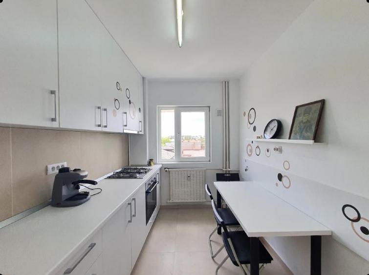 Apartament luminos cu doua camere decomandat, Turda