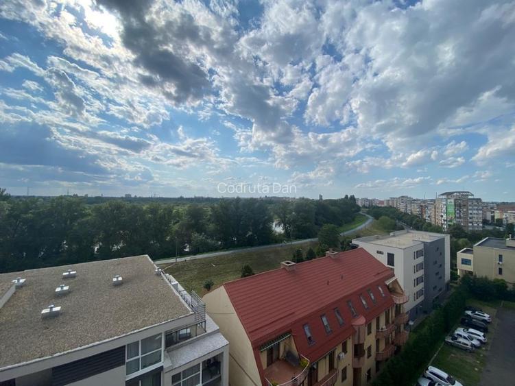 INCHIRIEZ APARTAMENT CU 3 CAMERE, ZONA MICALACA