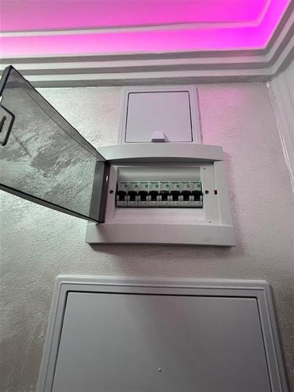Vanzare camera camin renovata complet