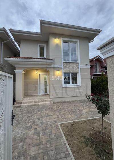 Duplex individual superb - 5 camere - zona excelenta - canalizare - despartit pr