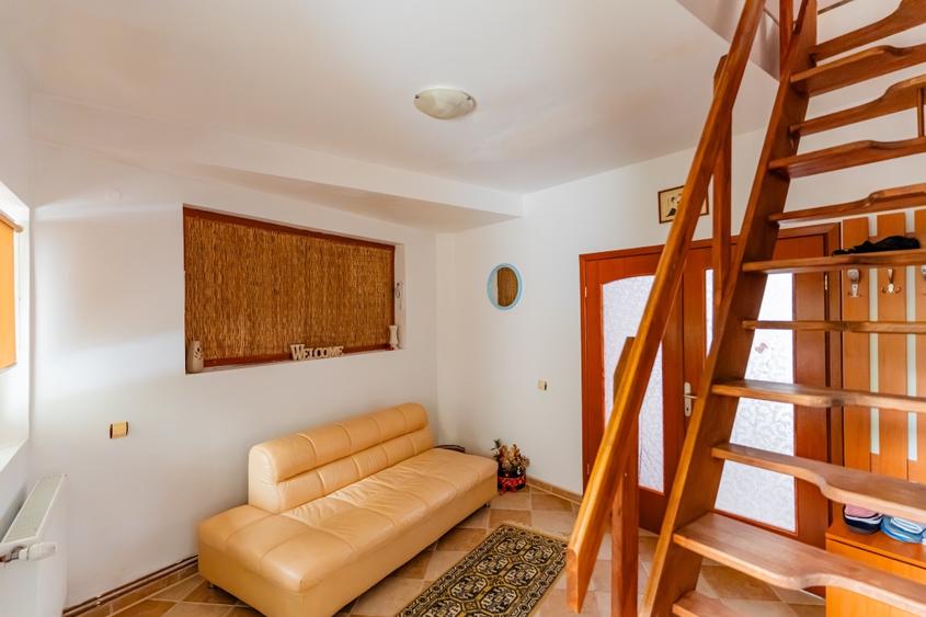 Casa 5 camere de vanzare