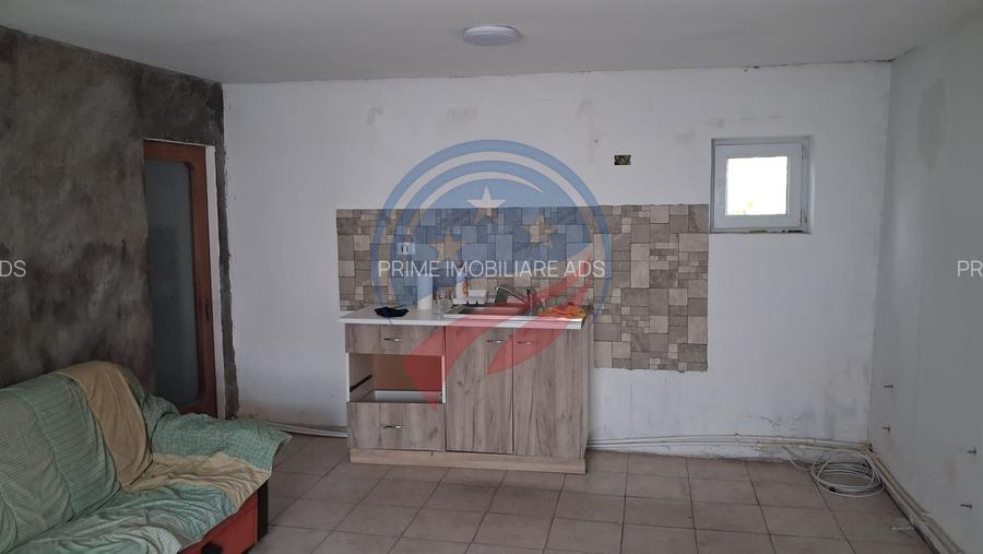 Casa 3 camere, teren 736 mp, de vanzare în Bailesti