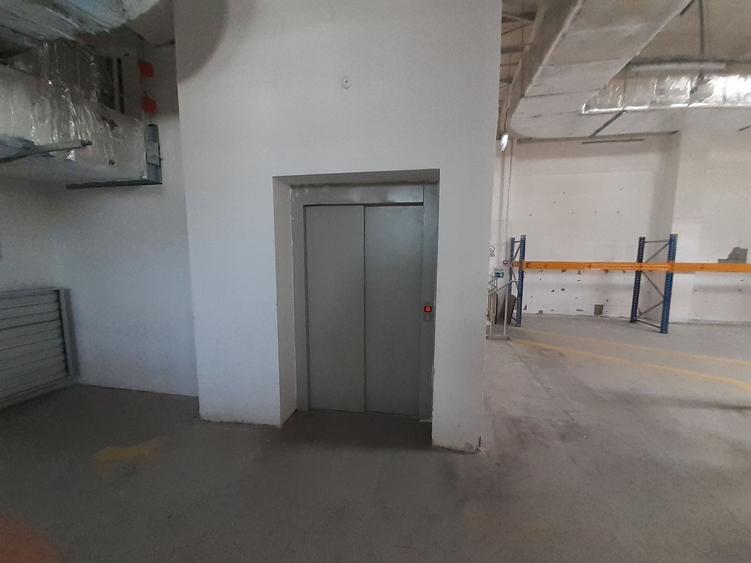 Hala 1336mp, in Pipera, in apropiere de giratoriu