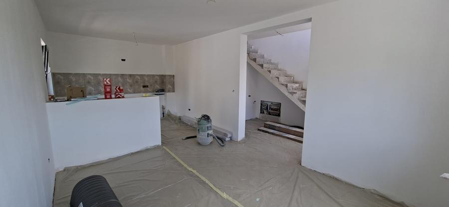 Casa cu 4 camere,  310 mp, 400 mp teren, Holboca
