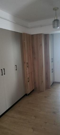 Apartamentul se vinde mobilat  utilat și mai dispune de 11 m de balcon .Seîntr-