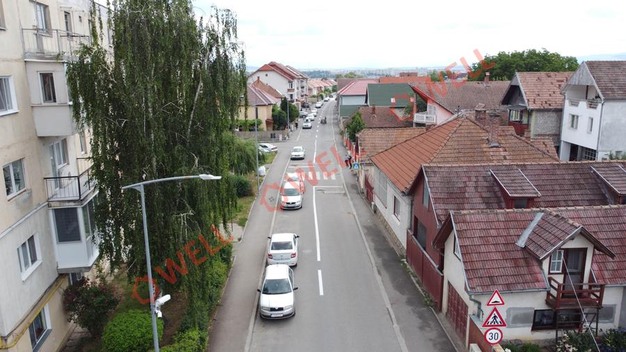 Atelier de vânzare, transformabil în casă de locuit, pe strada Váradi József!