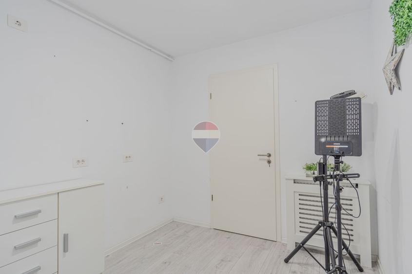 Cameră 13 mp de închiriat | Salon Beauty | Kasper Coresi
