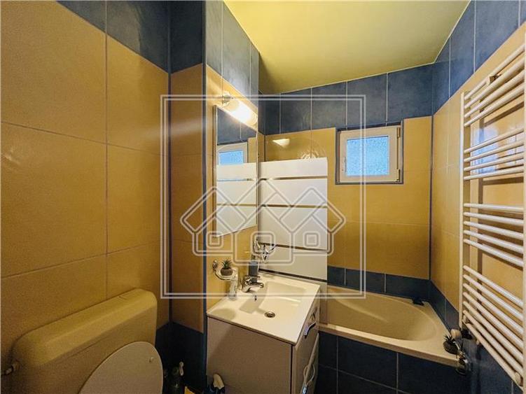 Ap cu 3 camere, 65 mp + balcon, pivnita, mobilat modern, V. Aaron