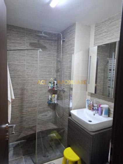 4 Camere de inchiriat | Crangasi | Metrou | Centrala | Parcare |