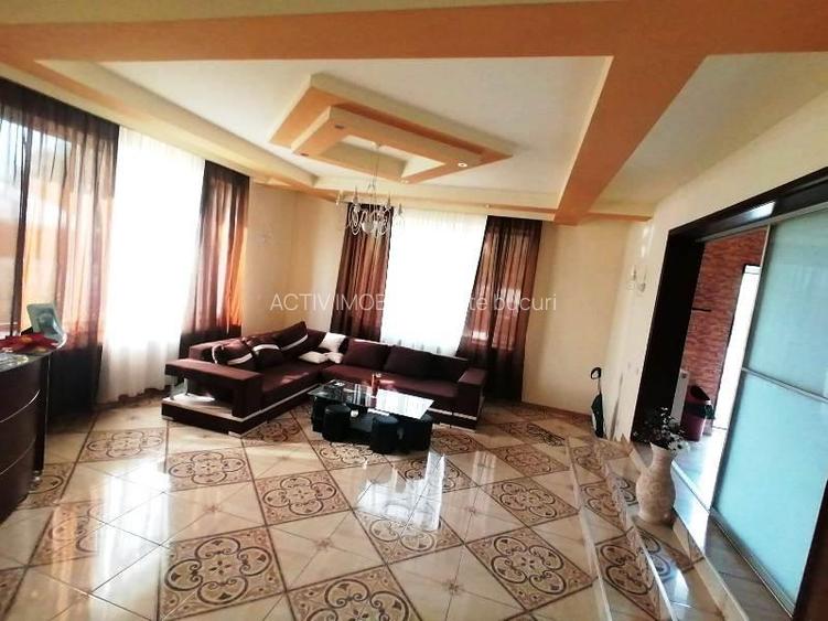 Vila individuala -  7 camere- Domnesti - Tudor Vladimirescu- 400 mp teren - 2000 - 2