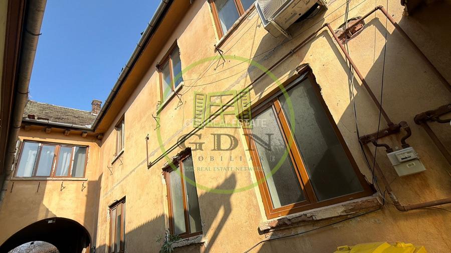 Casa 7 camere,  2 apartamente, 300 mp utili, 1248 mp teren, Cristian, Sibiu - 4