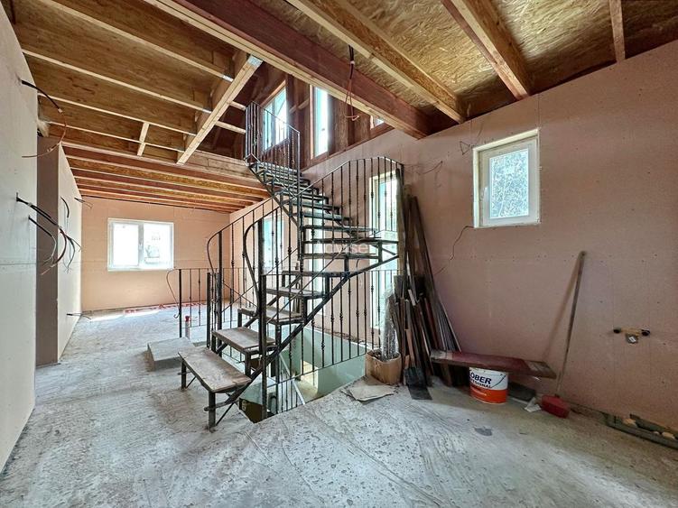 Vila cu priveliste deosebita de vanzare in Predeal - 9