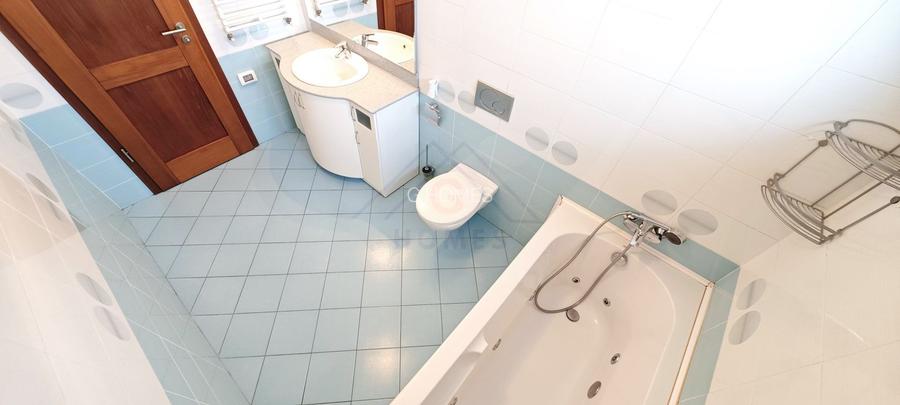 Casa spatioasa. Pretabil si pt. clinica, invatamant, camin varstnici. - 31