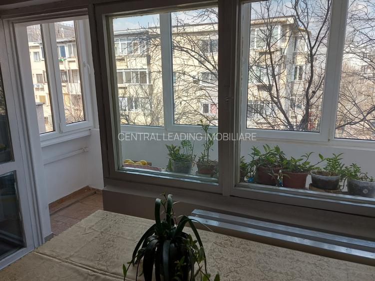 Vitan Mall strada Rarau - 4