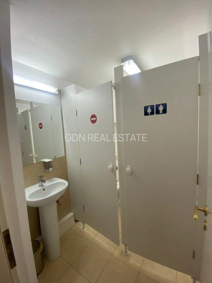 Se vinde 1/2 din Cabinet stomatologic, parter, 42,88mp, antifonat sonic, Decebal - 10