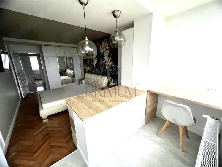 SEMICENTRAL - NOKIA - BLOC IZOLAT - LIFT - 3 CAMERE - CENTRALA PROPRIE - CLIMA - 5