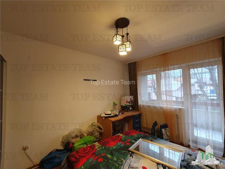 Investitie ultracentral - apartament 4 camere garaj boxa si curte Constanta - 11