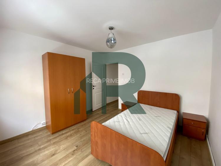 Apartament renovat cu 3 camere si 2 bai in Cartierul Strand - 4