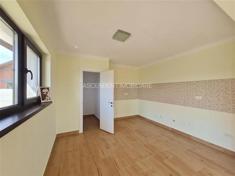 In stil mediteranean, curte proprie, 4 camere, terasa, pod mansardabil, Harman, - 27