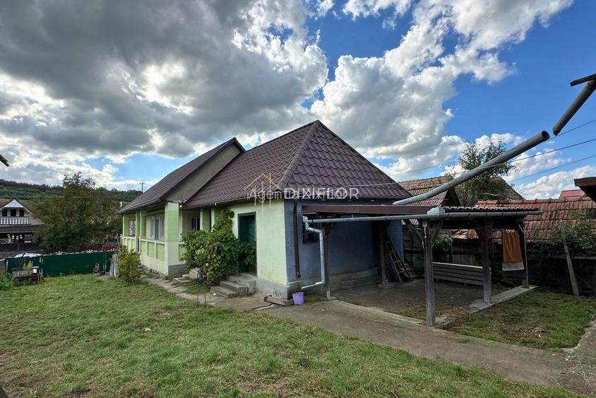 Casă cu 2 camere și teren generos | Roteni | 69.000 € - 2
