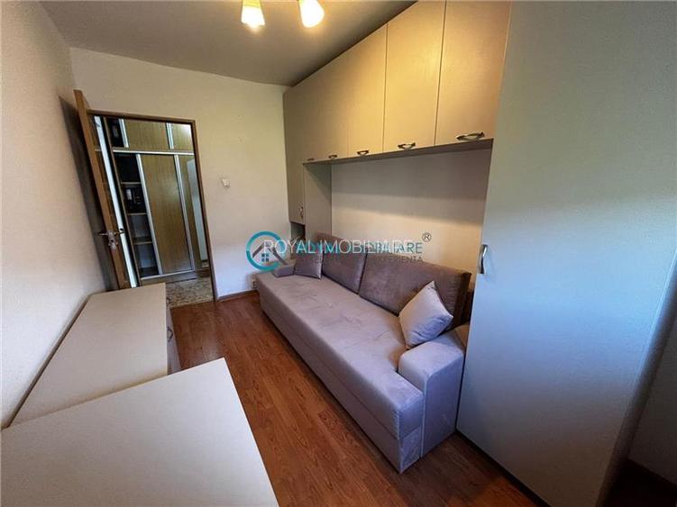 Royal Imobiliare  - Vanzare Apartament 3 camere zona 9 Mai - 5