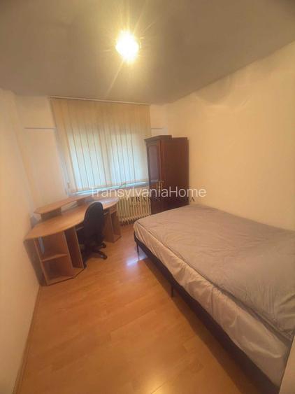Apartament 4 camere, decomandat - 2