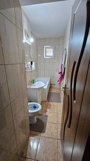 Apartament cu 3 camere, etajul 3/4, zona Alexandru cel Bun