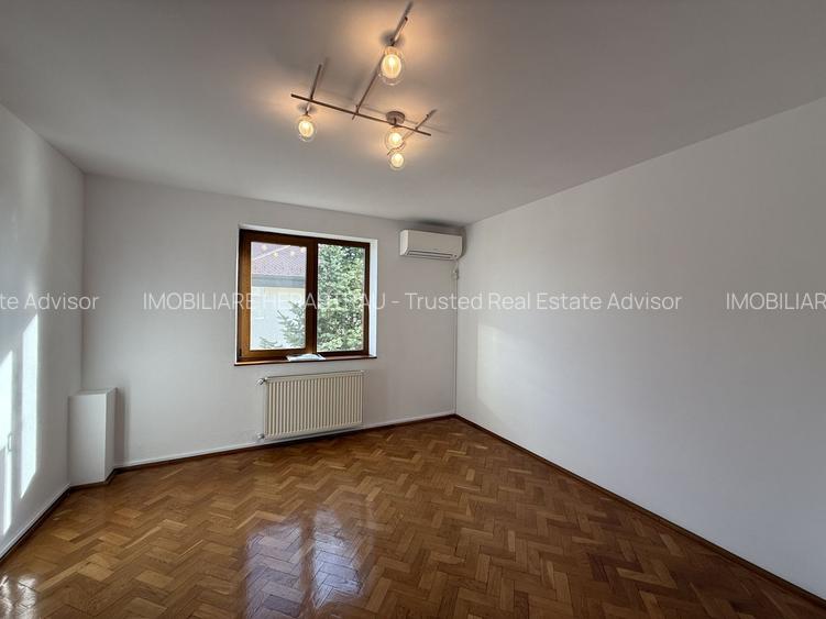 Vila spațioasă în Sisesti | 600 mp | 9 locuri de parcare | Teren 1500 mp - 15