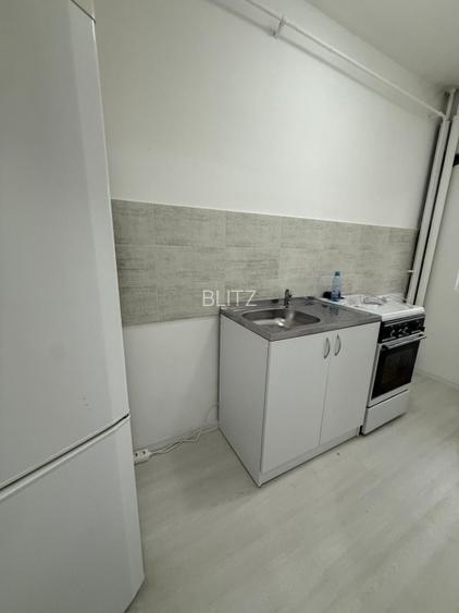 Garsoniera decomandata, 29.40 mp, zona 1 Mai - 5