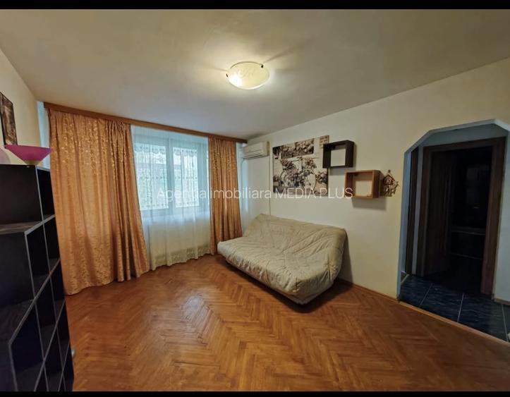De închiriat – Apartament 2 camere, Centru - 4