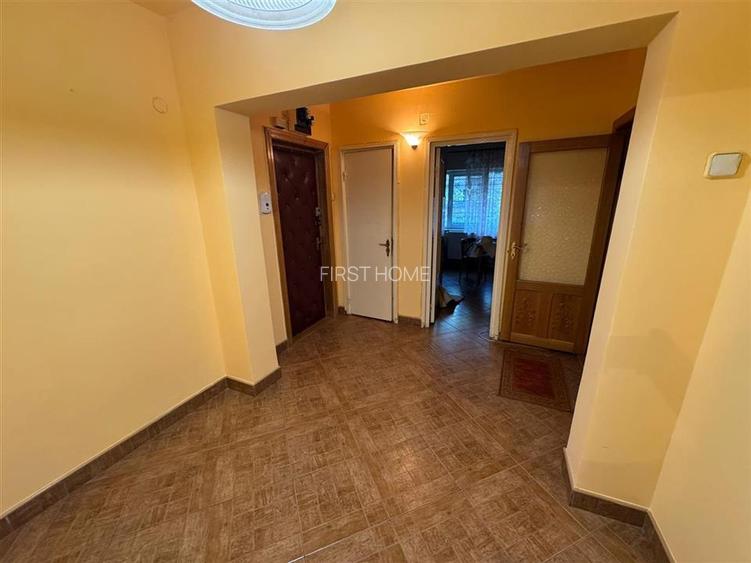 Apartament 3 camere, etaj 1, zona Garii , decomandat, parcare - 15