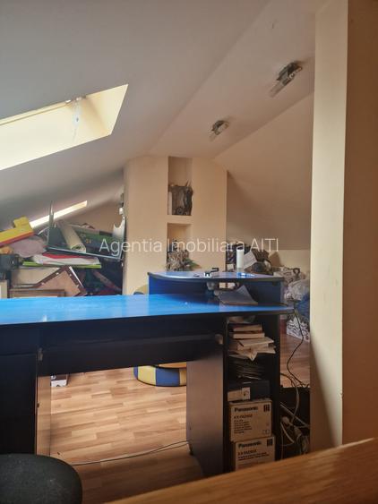 De Vanzare apartament 3 camere decomandate plus mansarda zona ultracentrala - 7