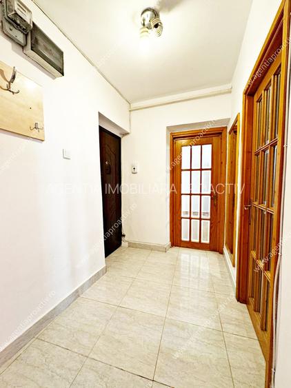 	Apartament cu 2 camere decomandat, in cartierul Micro 21, la etajul 6. - 5